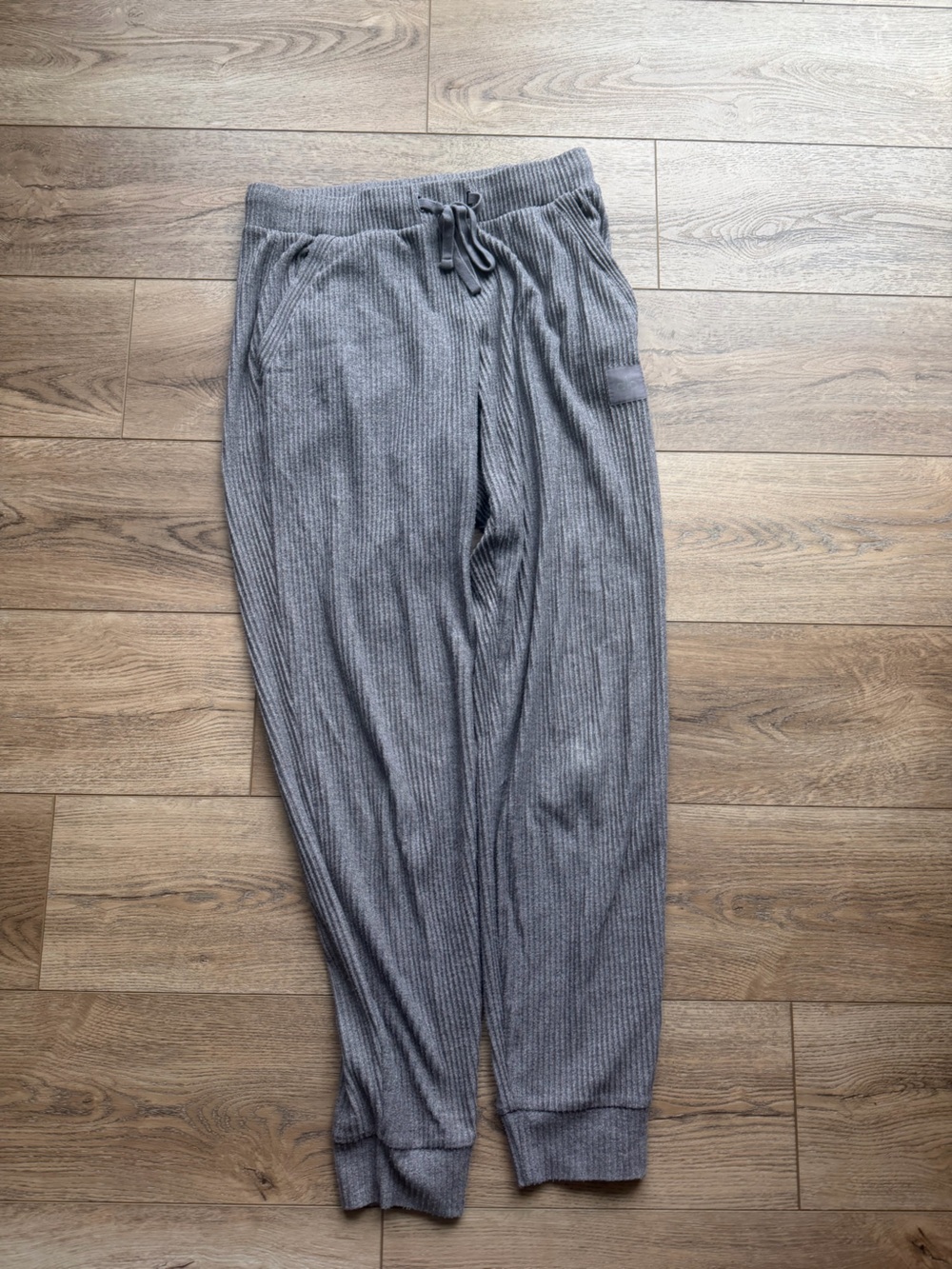 ALO Yoga Gray Ribbed Jogger Pants